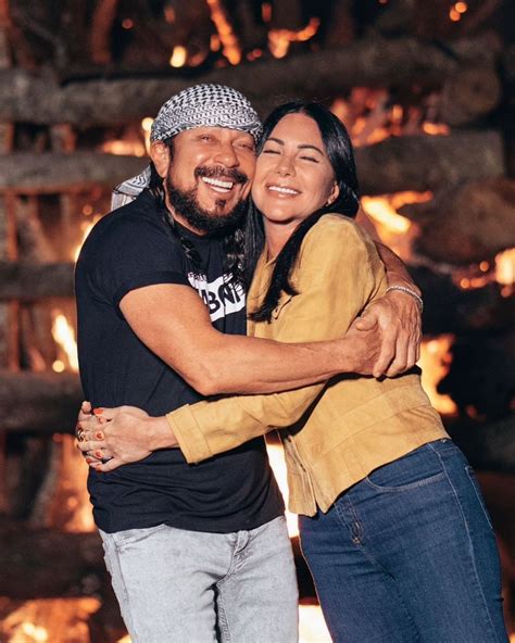 Qual A Idade Da Esposa De Bell Marques - Bell Marques comemora 42 anos de união com Ana: 'Que sorte a minha ter ...