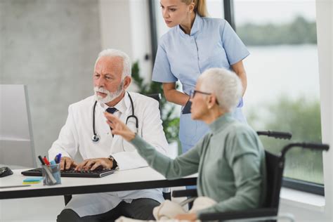 Doctor Patient Free Stock Photo - StockSnap.io