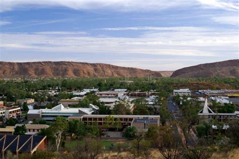 Where is Uluru? Location, Facts & Maps | Uluru Australia