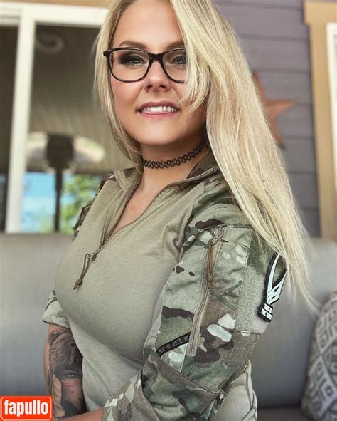 Firearms Girls With Guns Nude OnlyFans Photo Fapullo