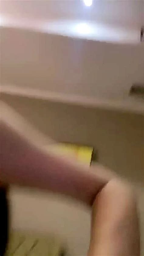 Watch 顶级骚女极品大长腿雨伞骑乘插穴黄狗撒尿姿势大黑牛插入扩阴器球状物体塞入娇喘呻吟声音多颤抖 Toy Asian Amatuer Porn SpankBang