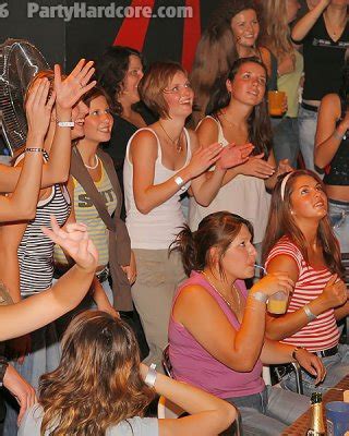 Helpless Strippers In Horny Crowd Porn Pictures Xxx Photos Sex Images Pictoa