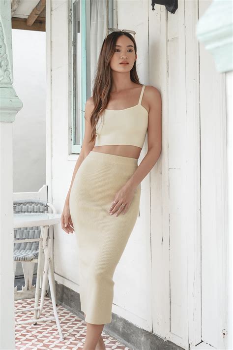 Tpz The Core Knit Crop Top In Cream Topazette