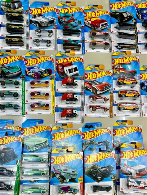 รถเหลกฮอทวล Hot Wheels Basic Cars สนคามอ 1 ลขสทธแท พรอมสง สเกล 1 64 Shopee Thailand