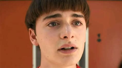 STRANGER THINGS Ator de série da Netflix revela ser gay saiba quem é Tudo EP