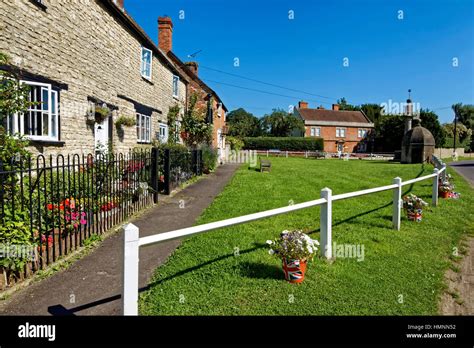 Ashton House Hi Res Stock Photography And Images Alamy