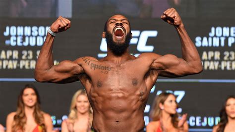 Jon Jones : la carrière d'un GOAT entachée de nombreux scandales | Mouv'