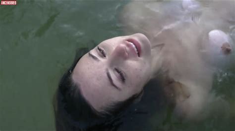 Naked Lorena Lobato In Para Ter Onde Ir