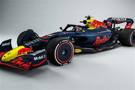 Red Bull presenta al RB18 el nuevo auto de Checo Pérez En Vivo Mx