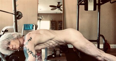 Push Ups Should Always Be Performed Naked Actually Everything Should Be Done Naked Scrolller