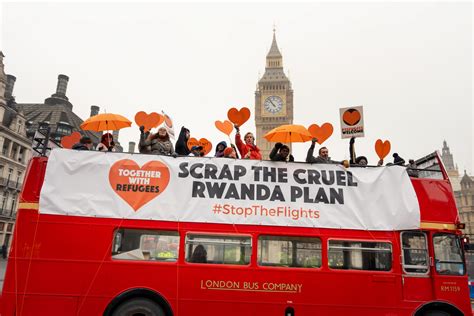 Open-top bus protest: Scrap the cruel Rwanda plan - Together With Refugees