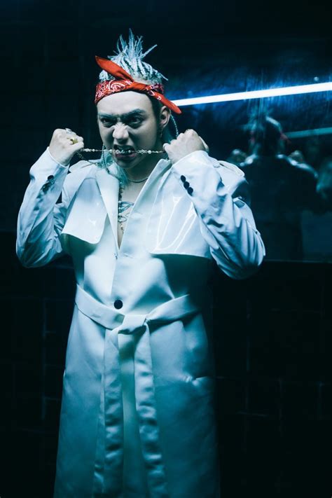 Quên tạo hình chàng thơ hiền lành đi Soobin Hoàng Sơn nay lột xác bán nude khoe cơ