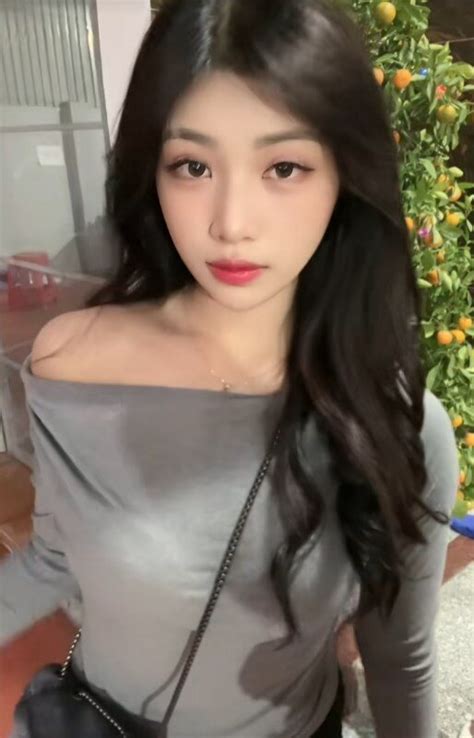 Nhan sắc cực phẩm của nữ đô vật xinh đẹp cao 1m72 body căng đét đang gây hot MXH