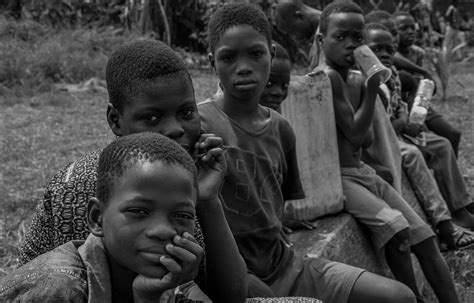 Desigualdade e Estrutura Socioeconômica: Como o Acesso ao Crédito e a