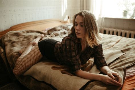 Wallpaper Model Blonde Looking Away Bedroom Lying On Front Shirt