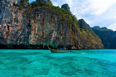 Phi Phi Islands Adventure Day Tour With Sunnest Dinner