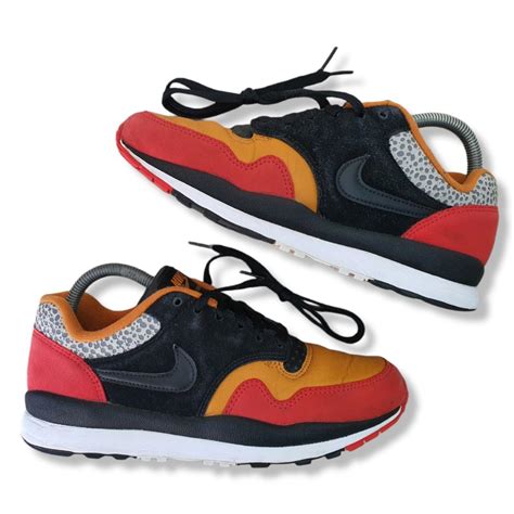 nike air safari se red black   pre owned depop