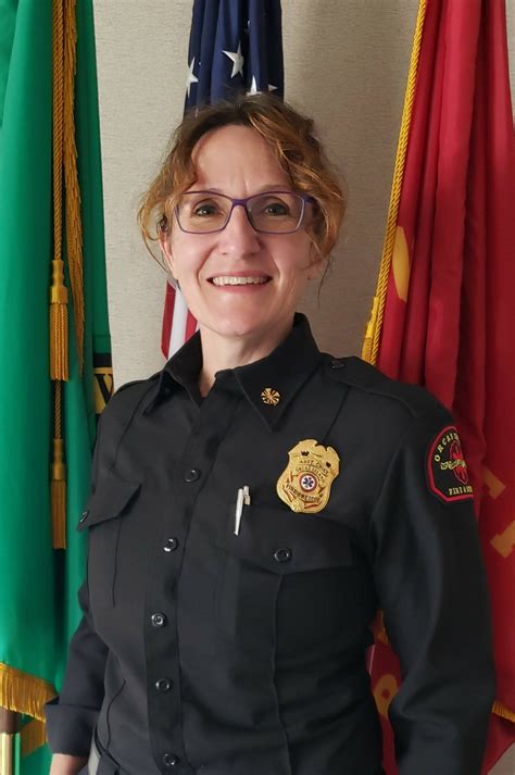 Fire Commissioners Embrace A New Chief First Female Chief For Sjc Islands Sounder