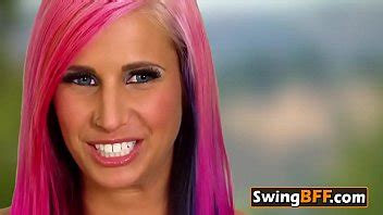 Hermosas damas comiendo coños mientras los swingers observan XVIDEOS