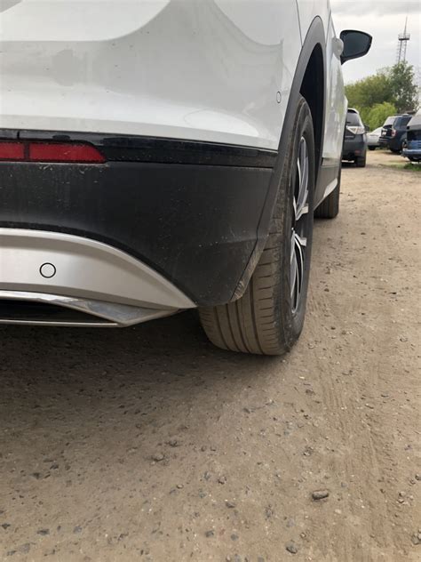 Элероны (клыки) заднего бампера — Volkswagen Tiguan (2G), 1,4 л, 2020 ...