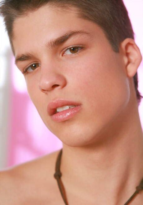 Hot Gay Posing Galleries At Gay Hot Pictures