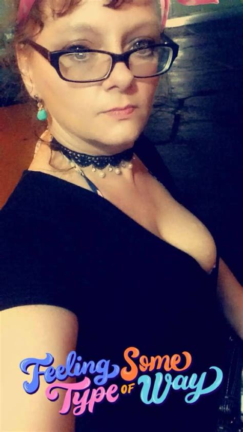 Mommy Spreads Pussy IMG Porn Pic