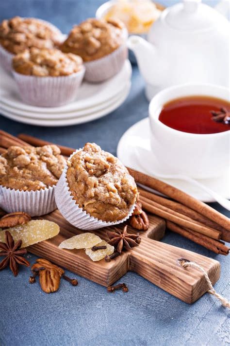 Petits Pains De Streusel De Gingembre Et D écrou Avec Des épices D