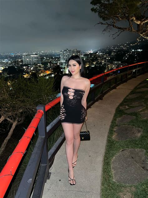 Barely there skirt ig: aznkitty_ : r/miniskirt