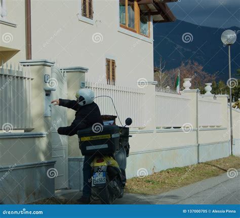 Postman Pat Ride - Alton Towers Editorial Photo | CartoonDealer.com