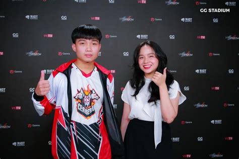 Kim Sa làm vlog bất ngờ tiết lộ sở thích chụp ảnh bán nude hé lộ chuyện chia tay VCS