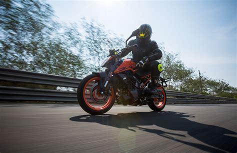 2020 KTM 200 Duke BS6 First Ride Review BikeDekho