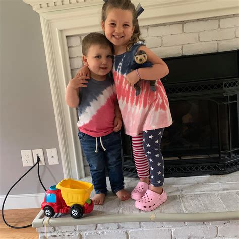 Massachusetts mom Lindsay Clancy indicted on charges that she killed