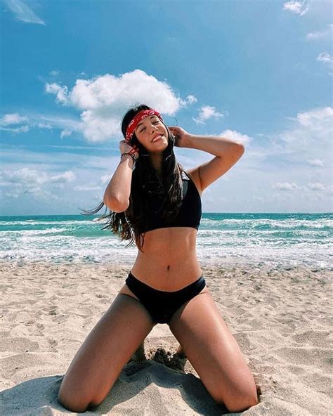 5 Hot Sexy Justina Castro Bikini Pics