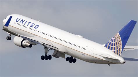 United Airlines Aircraft Diverts Mid Flight As Woman Goes Into Labor