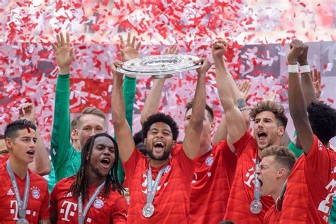 Bundesliga FC Bayern München ist Deutscher Meister DER SPIEGEL