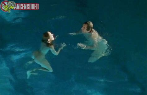 Naked Chiara Schoras In Picknick Im Schnee