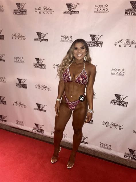 6 Hot Sexy Stephanie Nguyen Bikini Pics