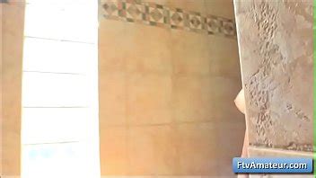 Sexy Rubia Natural Tetona Amateur Se Ducha Y Masajea Sus Grandes Tetas XVIDEOS