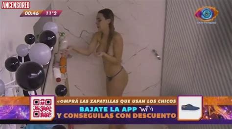 Naked Yasmila Mendeguía in GRAN HERMANO 9 ARGENTINA 2016