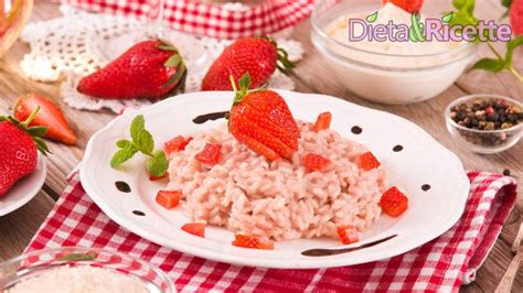 Risotto Alle Fragole Cremoso Ricetta Di Un Piatto Colorato E Facile