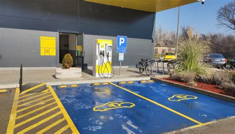 Sjajna Vest Za Voza E Stop Shop Ritejl Parkovi U Celoj Srbiji Nude Punja E Za Elektri Na Vozila