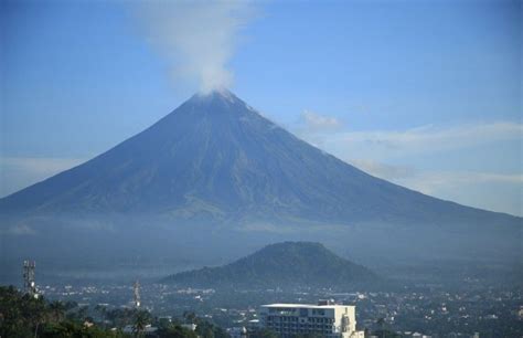 Phivolcs Observes Increased Frequency Of Pyroclastic Flows At Mayon