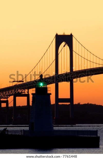 Pell Bridge Goat Island Lighthouse Newport Stock Photo 7761448