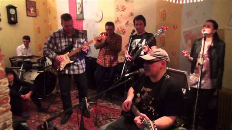 Случайные люди - Оставь меня, девчонка - YouTube