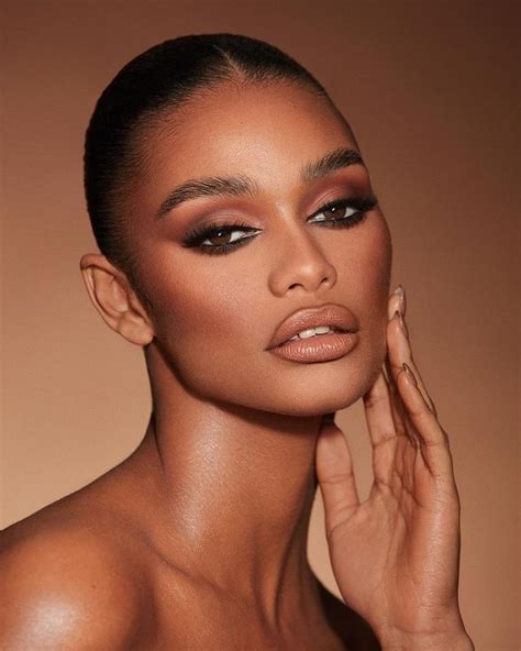 Pin By Isabela Pierre On MAQUIAGEM PELE NEGRA Photoshoot Makeup Nude Makeup Bronze Makeup Look