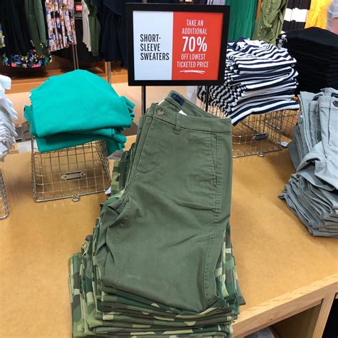 Shoppers are storming tanger outlets fort washington maryland for gifts 4