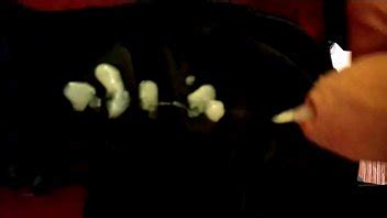 Bautizando Su Nuevo Sujetador Con Semen Xvideos