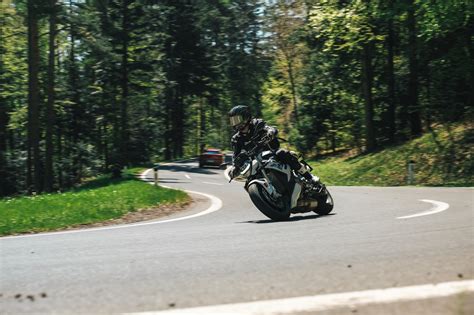 Hyper Naked Bike Vergleich Bmw S R