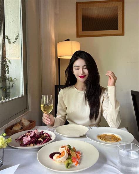 D N Hot Girl Qu N Nh N T Ng N I Nh M Gi Ra Sao Ng I P Vi T Gi I Tr