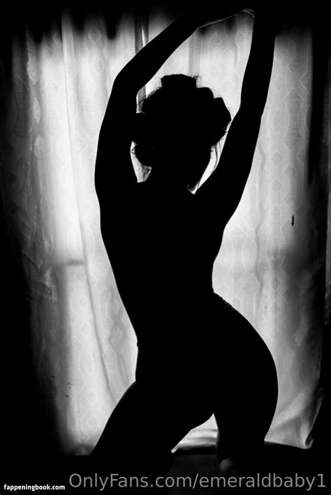 Emeraldbaby Emeraldbabyy Nude OnlyFans Leaks Fappening FappeningBook